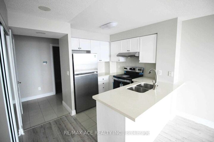 Property Photo:  50 Brian Harrison Way 2701  ON M1P 5J4 