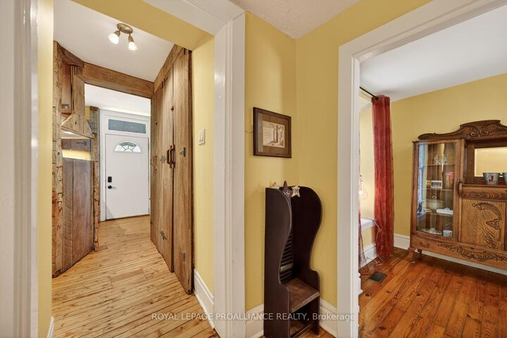 Property Photo: 34 Water Street W ON K6V 3L3