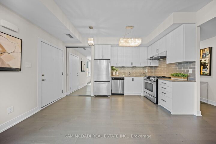 Property Photo:  670 Atwater Avenue 1  ON L5G 0B6 