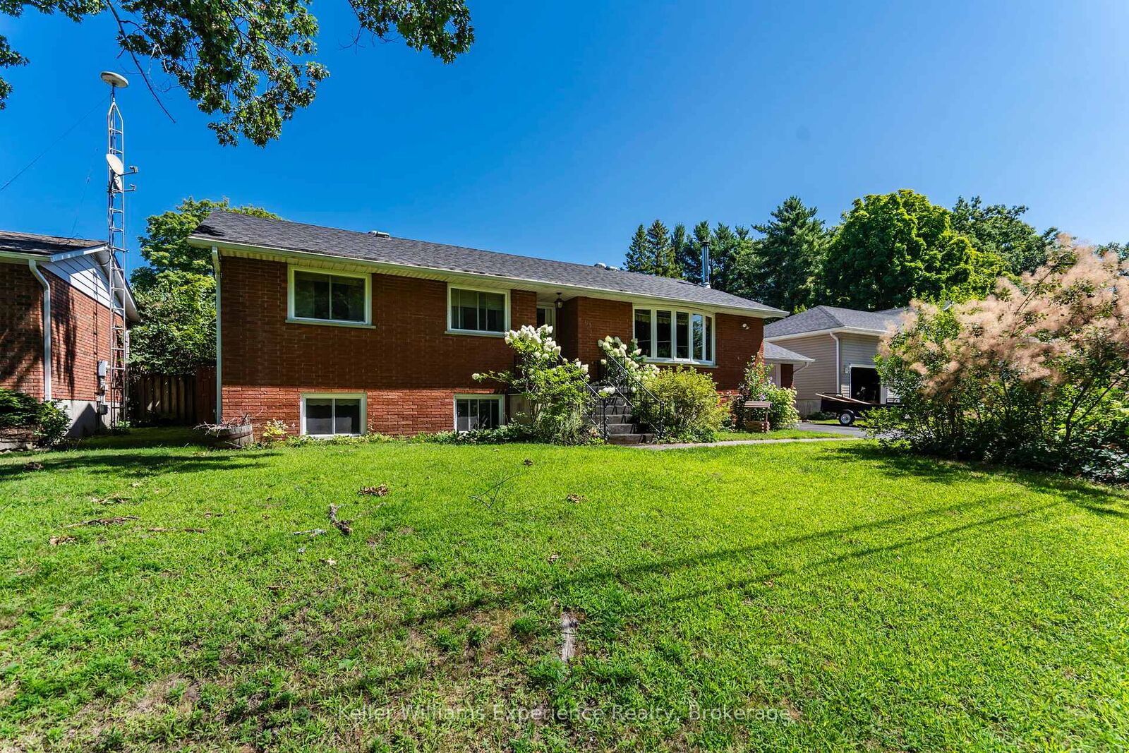 Property Photo:  63 Lorne Avenue  ON L9M 1H8 