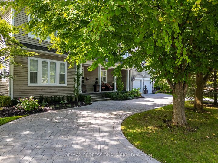 Property Photo: 354 Country Club Crescent ON L5J 2P8