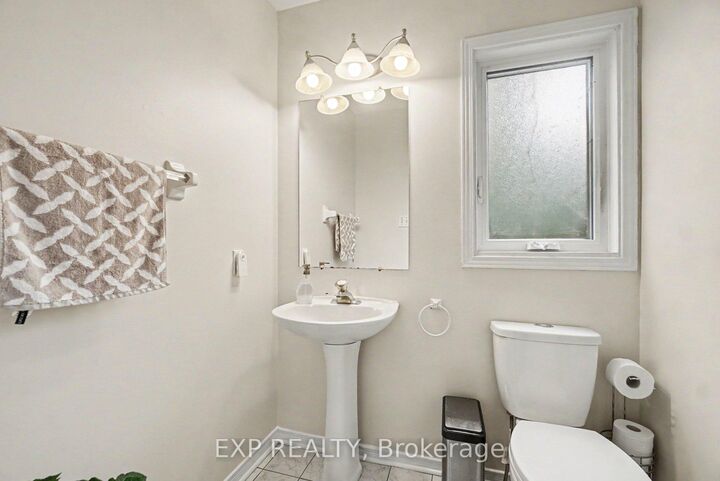 11 Longshire Circle — photo 1