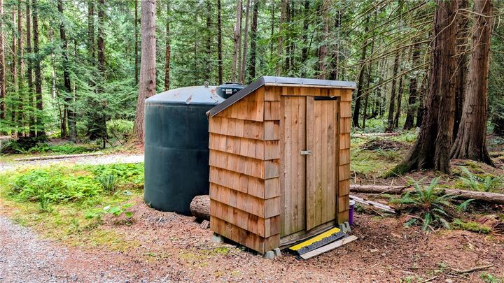 Property Photo: 1685 Hess Rd BC V0R 1X6