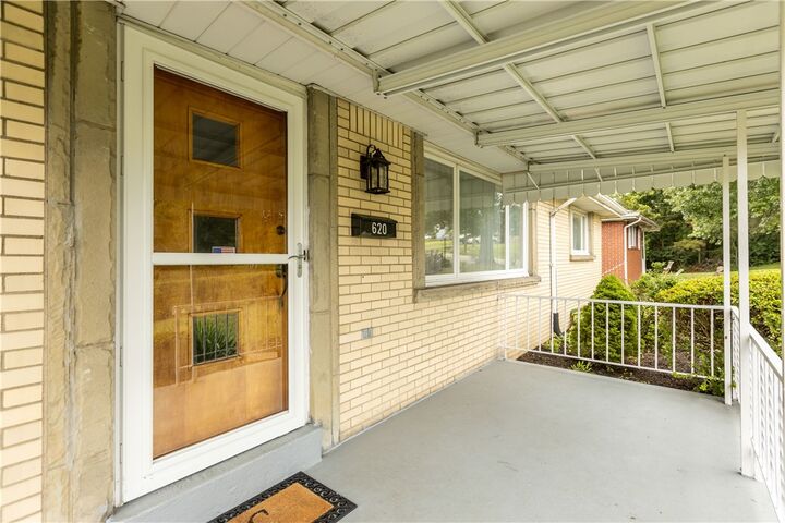 Property Photo: 620 Lafayette Dr PA 15025