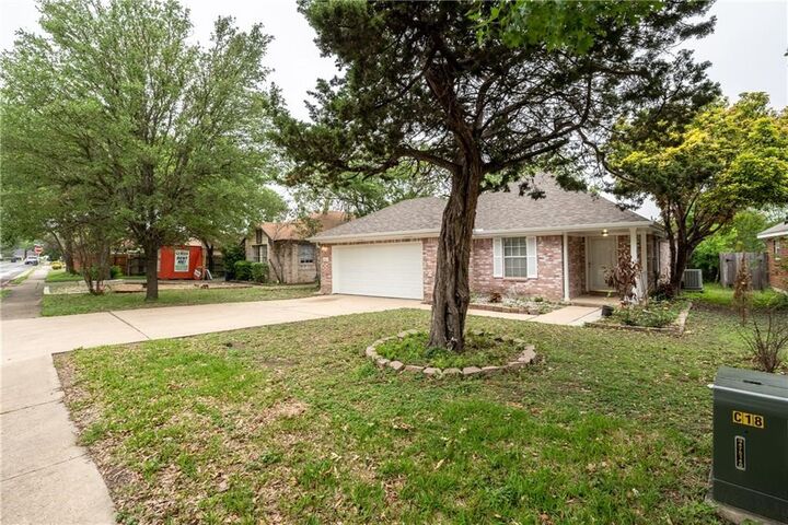 Property Photo: 1607 Greening Way TX 78641