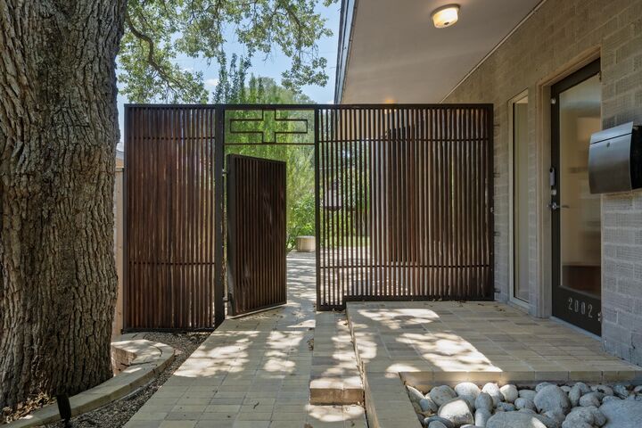 Property Photo:  2002 Meadowbrook Drive  TX 78703 