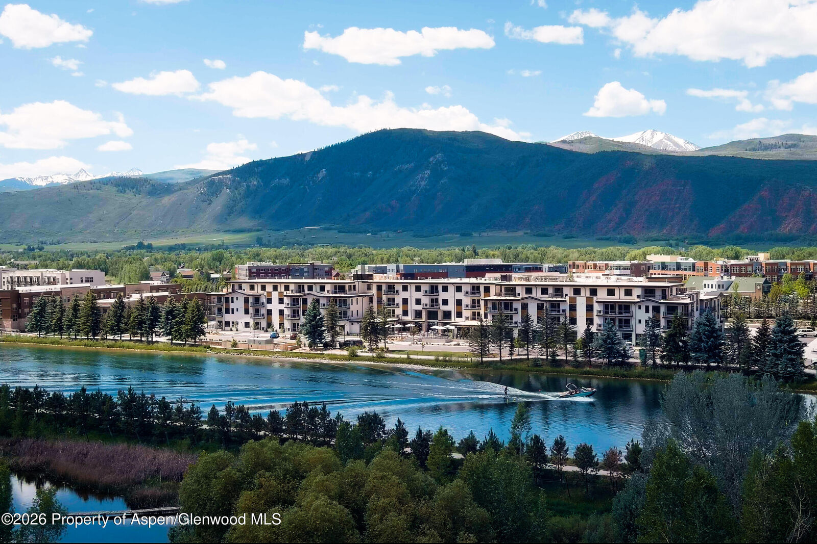 Property Photo:  85 Kodiak Drive 415  CO 81621 