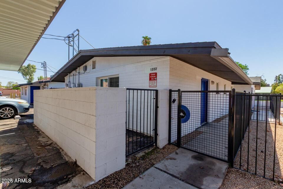 Property Photo: 1222 W 4th Street 2 AZ 85281