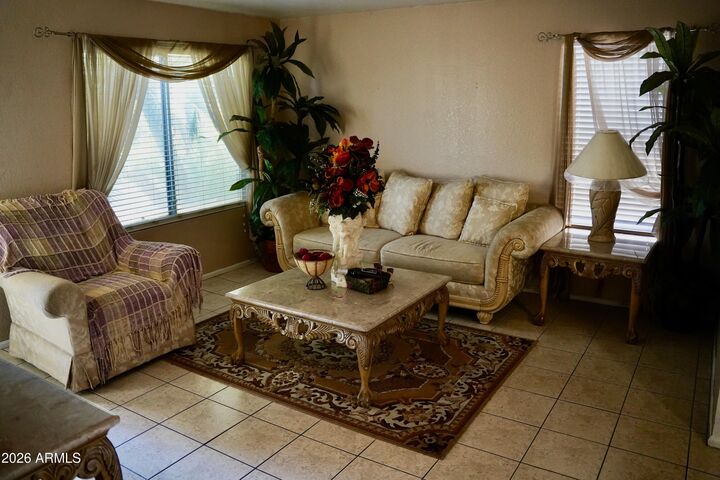 Property Photo: 10705 W Montecito Avenue AZ 85037