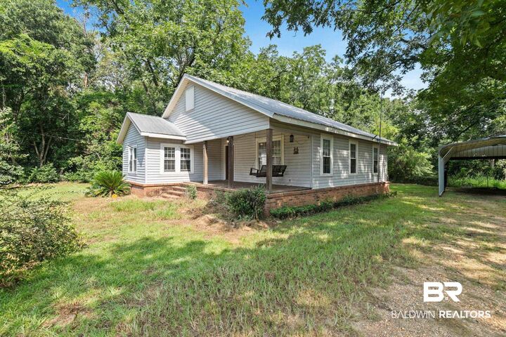 Property Photo: 3055 County Road 43 AL 36401