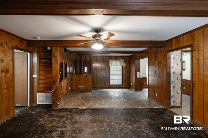 Property Photo: 536 Woodlore Drive AL 36611