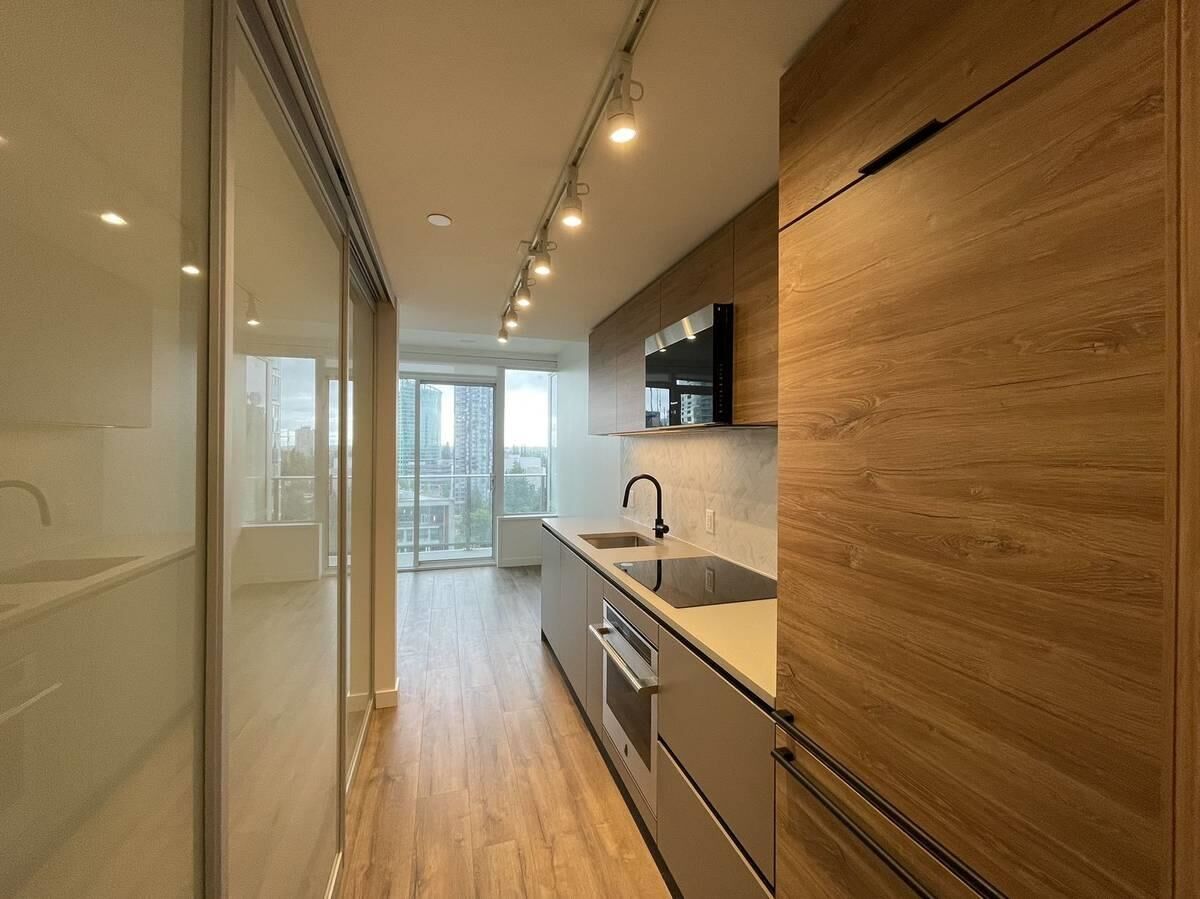 Property Photo:  13428 105 Ave 16xx  BC V3T 4B2 