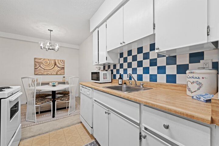 Property Photo:  250 W 1st Street 206  BC V7M 1B4 
