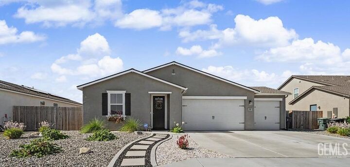 Property Photo:  7717 Ridge Forest Drive  CA 93313 
