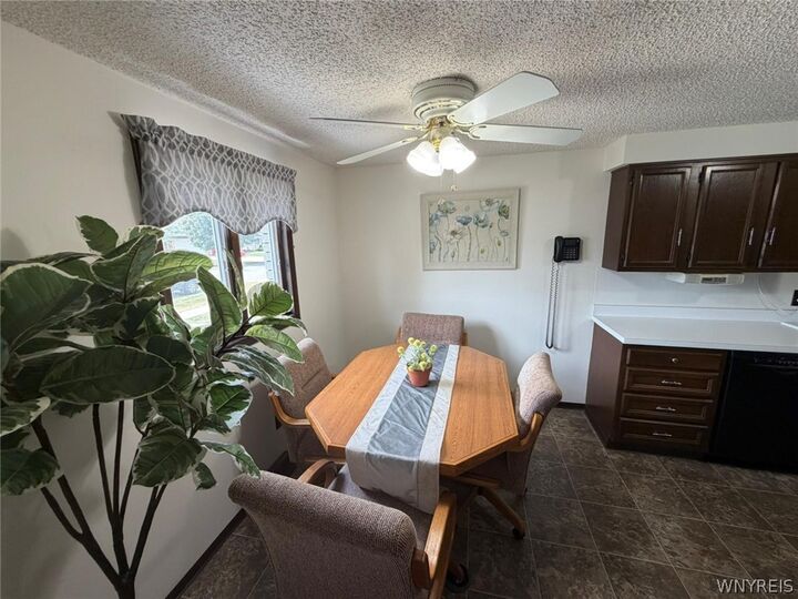 Property Photo: 32 Rosemead Lane NY 14227