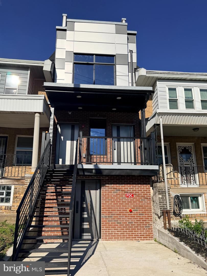 Property Photo: 1015 N 45th Street 2 PA 19104