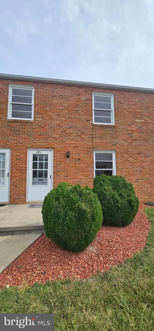 Property Photo: 222 E Whitlock Avenue VA 22601