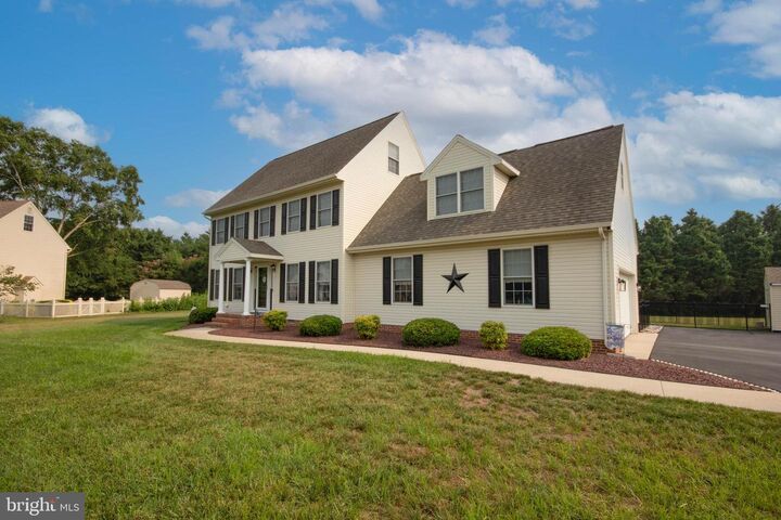 Property Photo: 7013 Ashworth Court MD 21804
