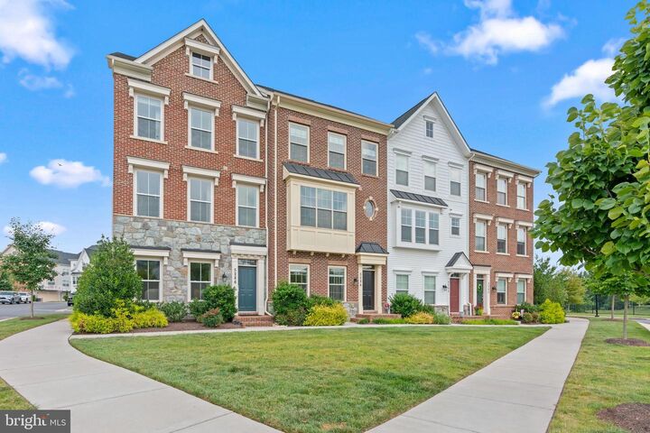 Property Photo:  5284 Ridgeview Retreat Drive  VA 20151 