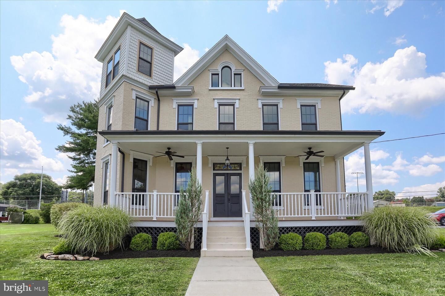 Property Photo: 605 N 4th Street PA 17074