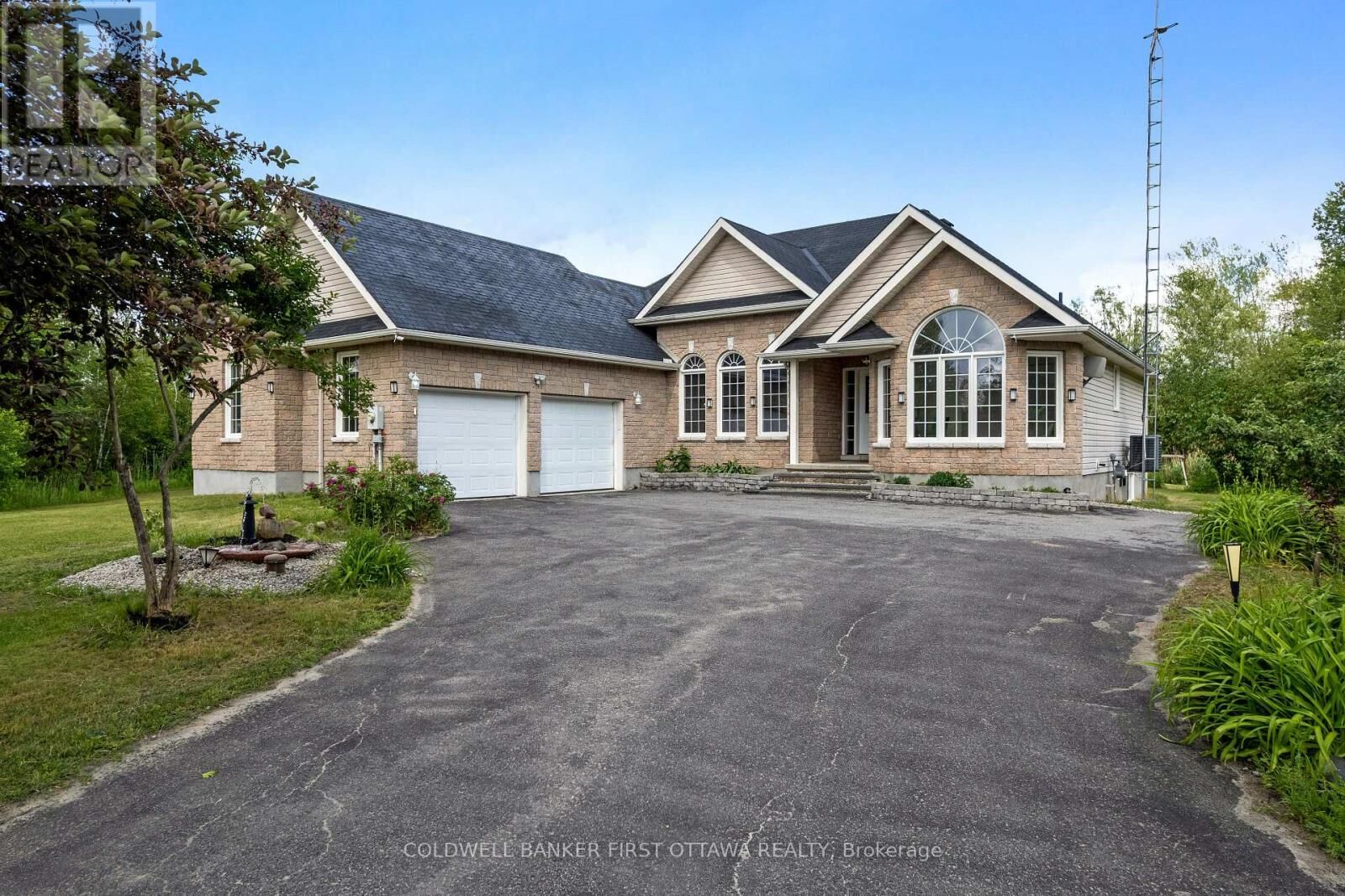 Property Photo:  11 Rideau Crossing Crescent  ON K0G 1K0 