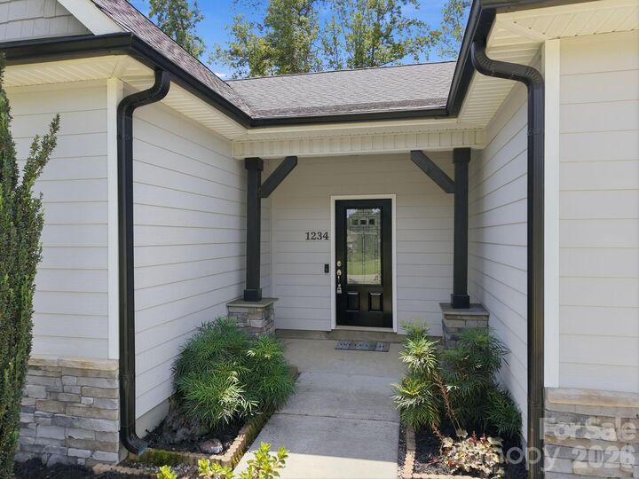 Property Photo:  1234 Stonewyck Drive  NC 28146 