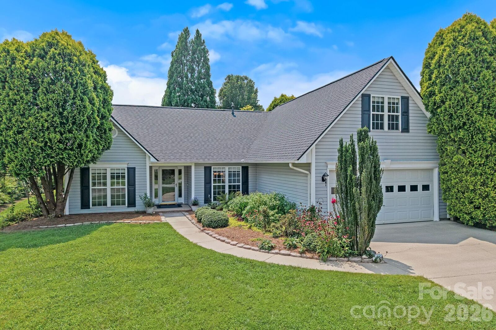 Property Photo: 200 Planters Creek Road NC 28732