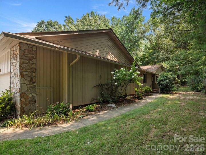 Property Photo: 132 Cloverleaf Lane NC 28803