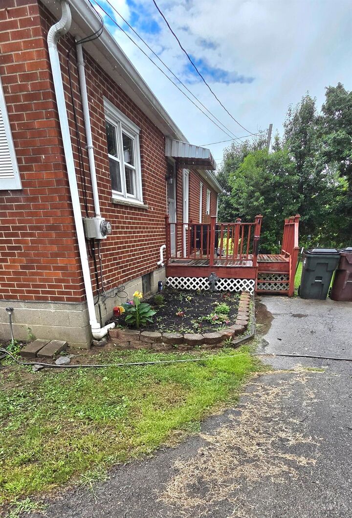 Property Photo:  656 W Plane Street  OH 45106 