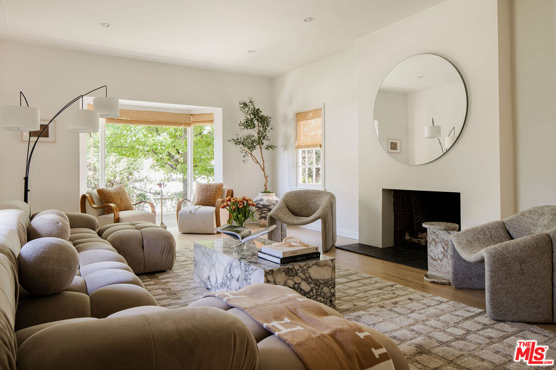 Property Photo: 2518 Canyon Dr CA 90068