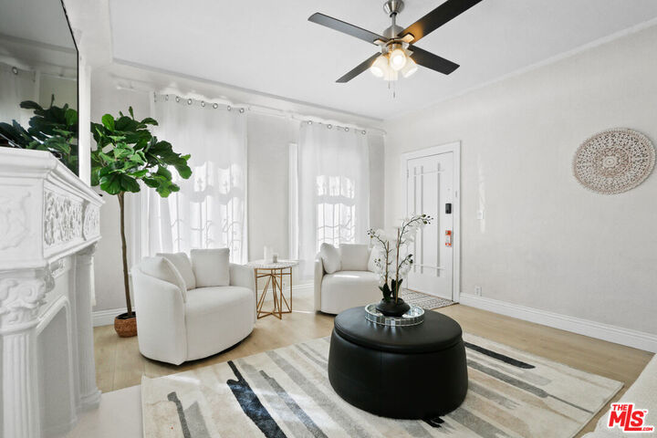 Property Photo: 442 N Orange Grove Ave CA 90036
