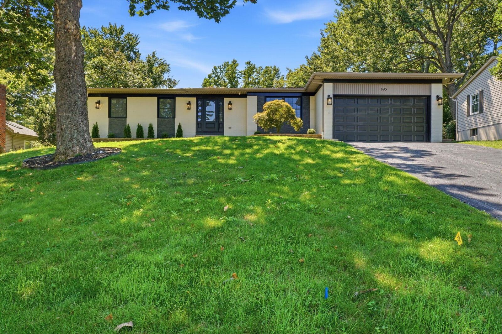 Property Photo: 893 Singing Hills Lane OH 43235