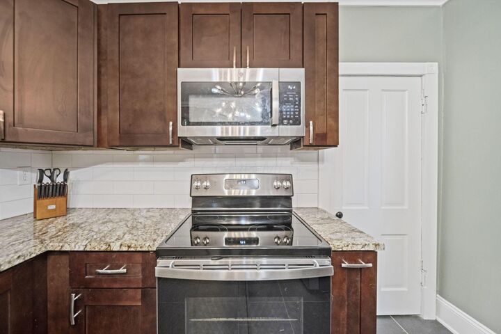 Property Photo:  951 Mount Pleasant Avenue  OH 43201 