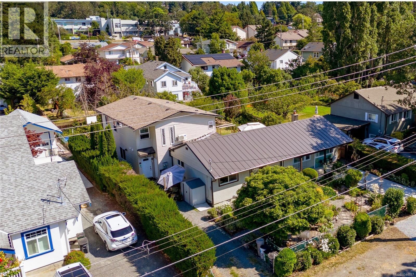 Property Photo:  862 Canterbury Road  BC V8X 3E6 