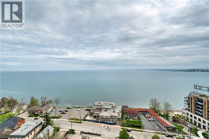 Property Photo:  370 Martha Street 1707  ON L7R 0G9 