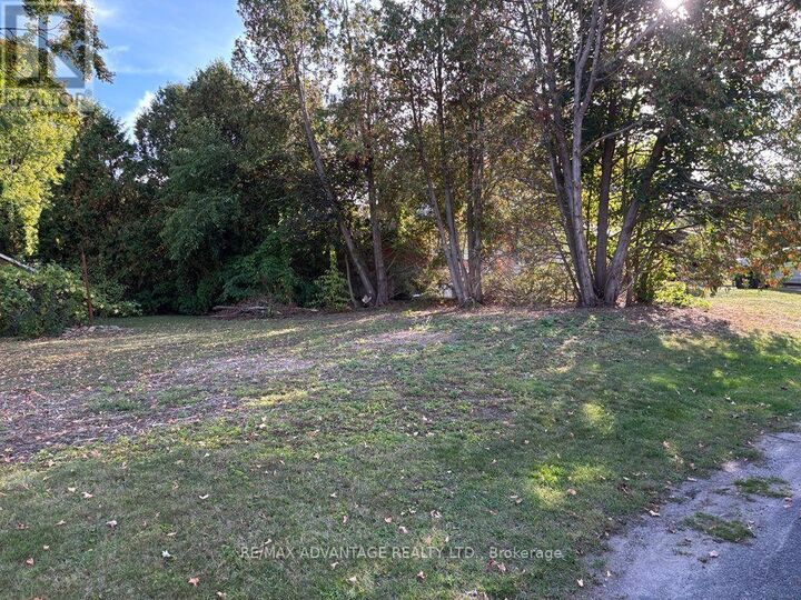 Property Photo:  001 Woodbine Street  ON N6K 2P3 