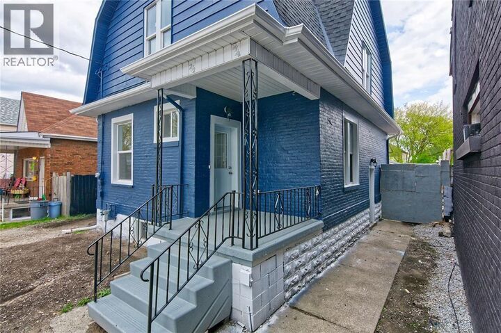 Property Photo:  272 Vidal Street South Main  ON N7T 2T7 