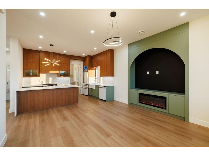 Property Photo: 11313 137 Street 101 BC V3R 2J2