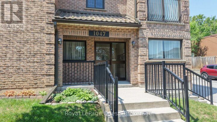 Property Photo: 1047 Mississaga Street West 307 ON L3V 3C7