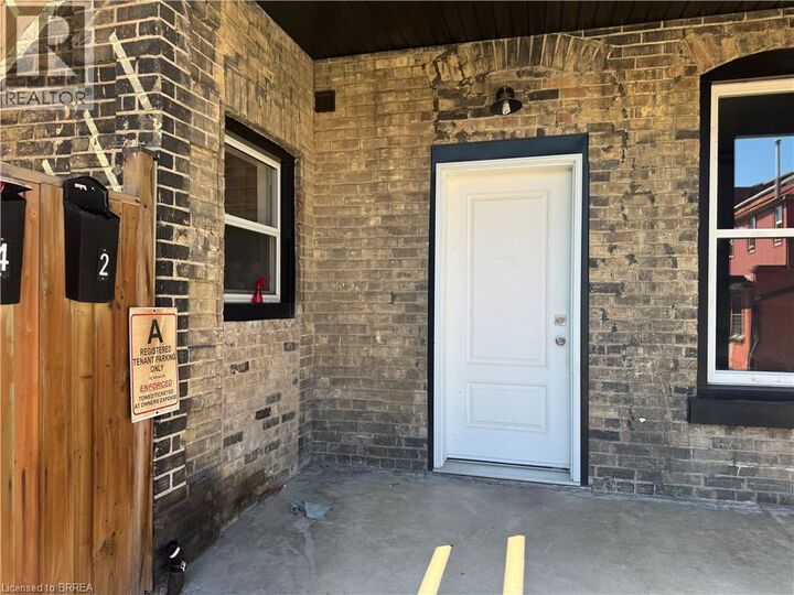 Property Photo: 92 Alfred Street 2 ON N3S 5G2