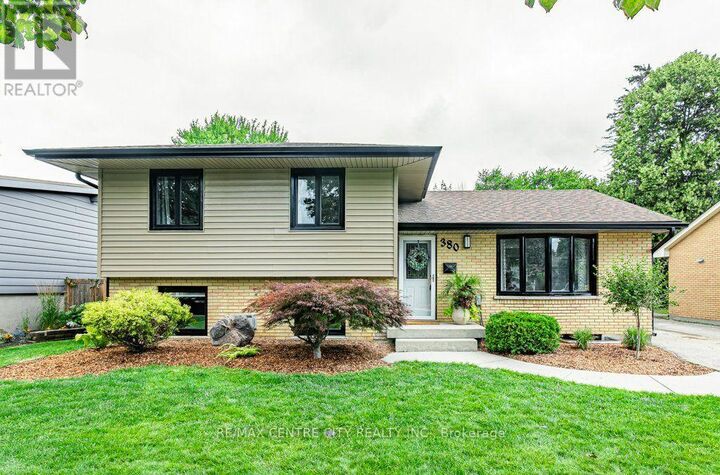 380 Magnolia Crescent — photo 1