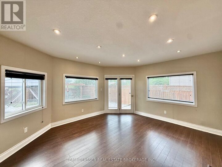 Property Photo:  81 Erica Crescent  ON N6E 3P5 