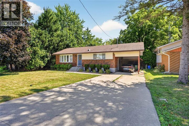 Property Photo: 516 Maude Street ON N0N 1R0
