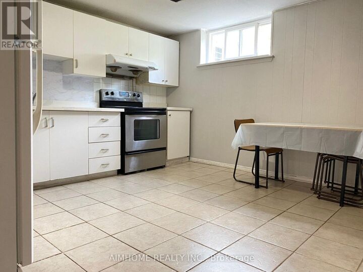 Property Photo:  40 Hepscott Terrace Lower  ON M1W 1E1 