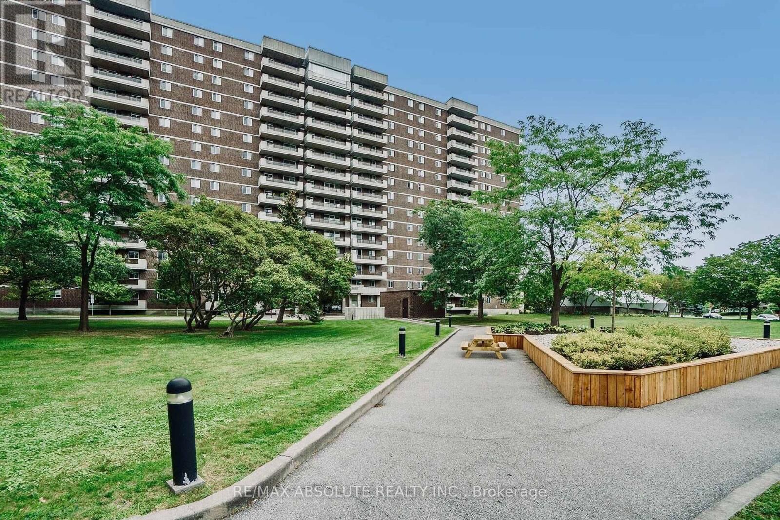 Property Photo: 1705 Playfair Drive 1208 ON K1H 8P6