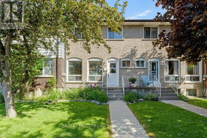 Property Photo:  30 Addington Street 14  ON K7N 1C5 