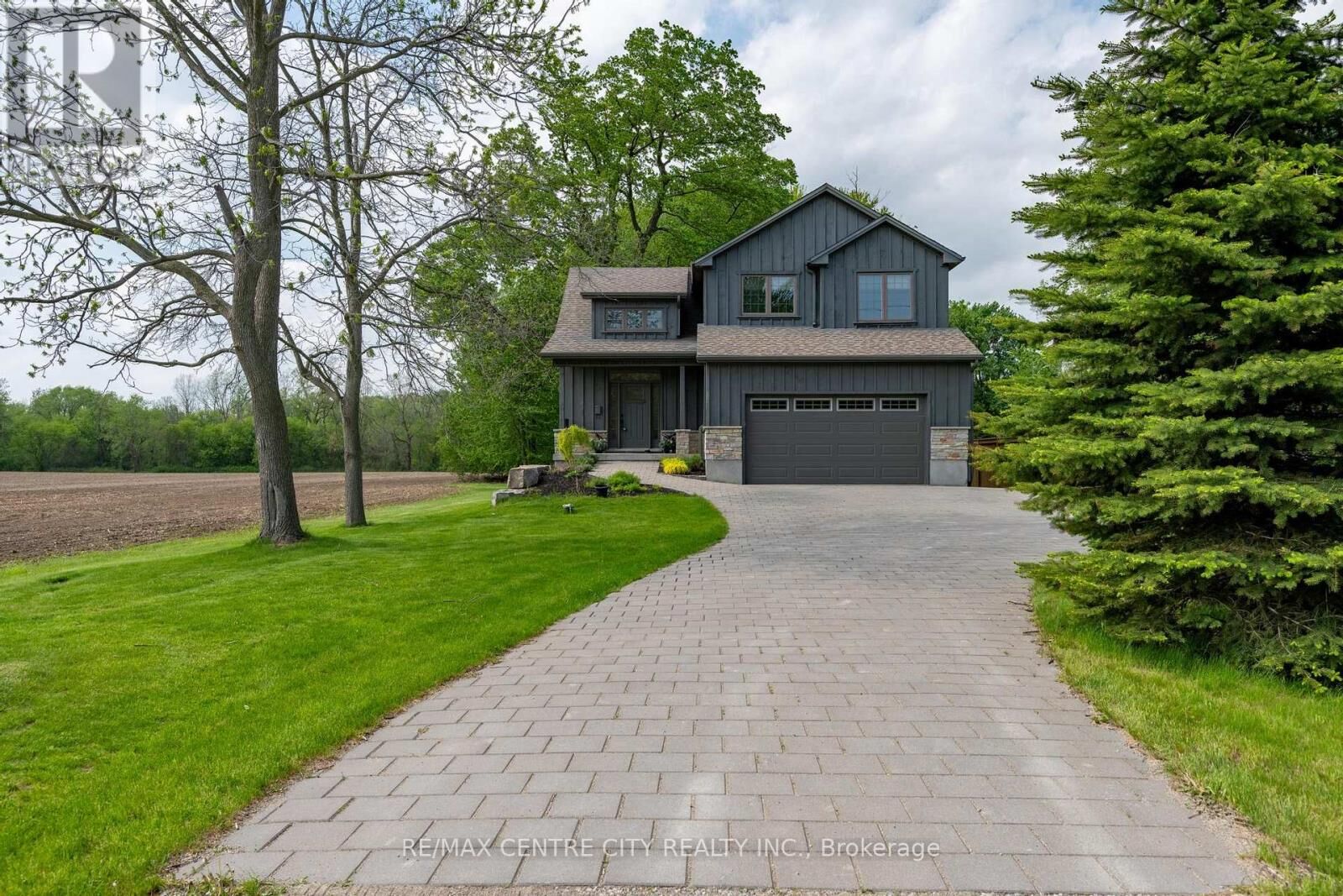 Property Photo: 2580 Dundas Street ON N5V 3C7