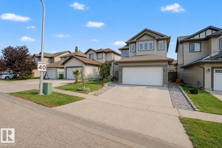 Property Photo:  5 Cypress Li  AB T8L 0H2 