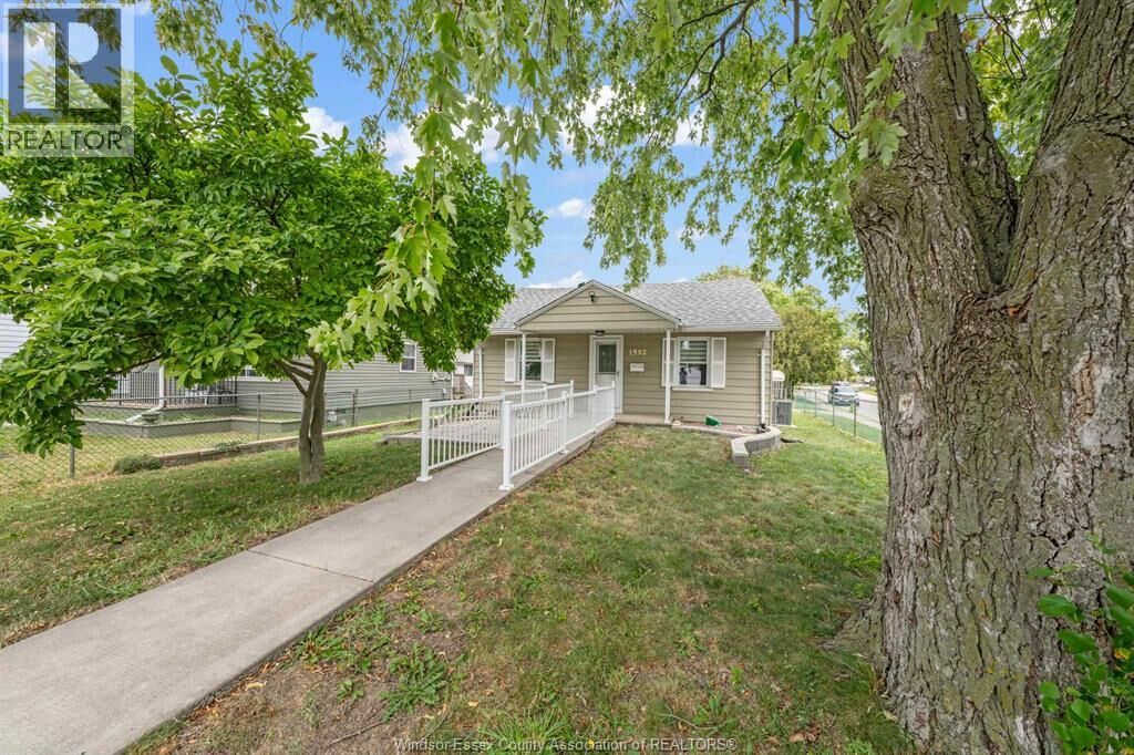 Property Photo:  1592 Prince Road  ON N9C 3B3 