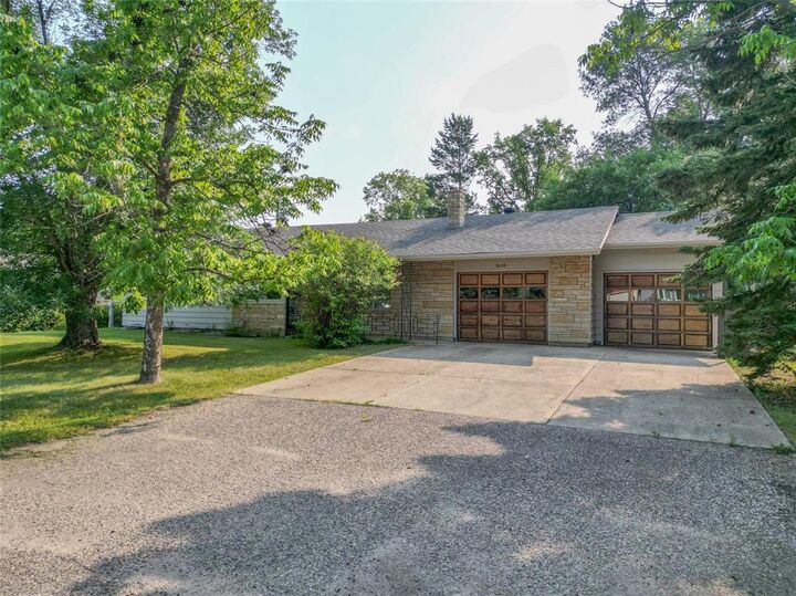 Property Photo:  1639 6th Street  MB R7A 3S2 